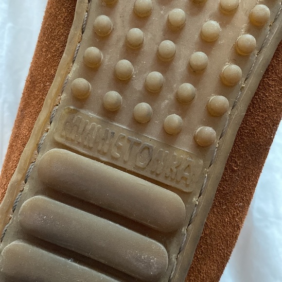 Minnetonka brown suede moccasins - Picture 4 of 5